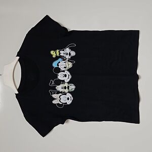 DISNEY Mickey and Friends top 5 characters black graphic tee Lg. cap sleeve